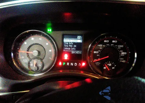 2011 Dodge Charger z USA, uszkodzony, nr VIN 2B3CL3CGXBH576662